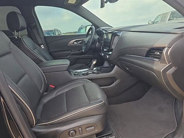 Used 2023 Chevrolet Traverse Premier image 11
