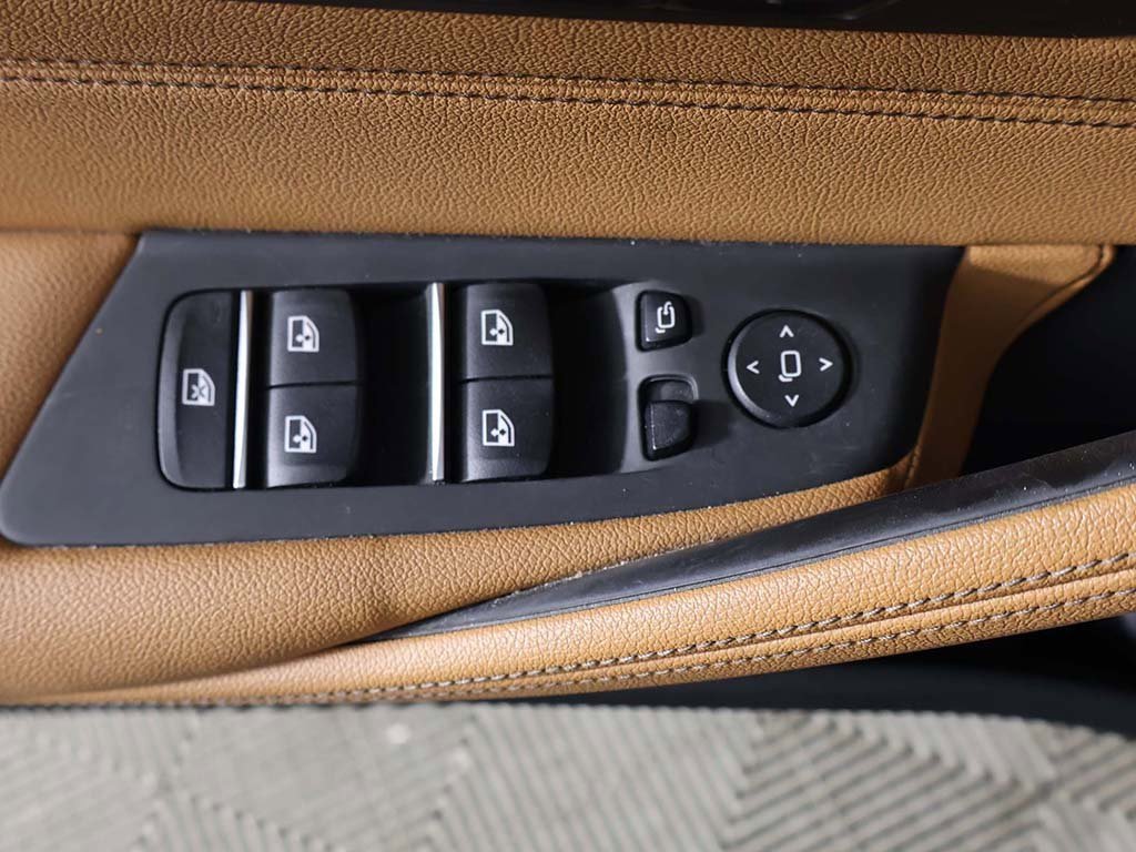 Used 2023 BMW 530i xDrive w/ M Sport Package image 36