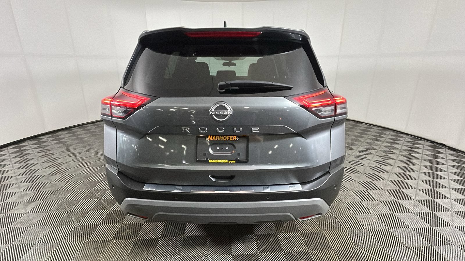 Used 2023 Nissan Rogue FWD video 4