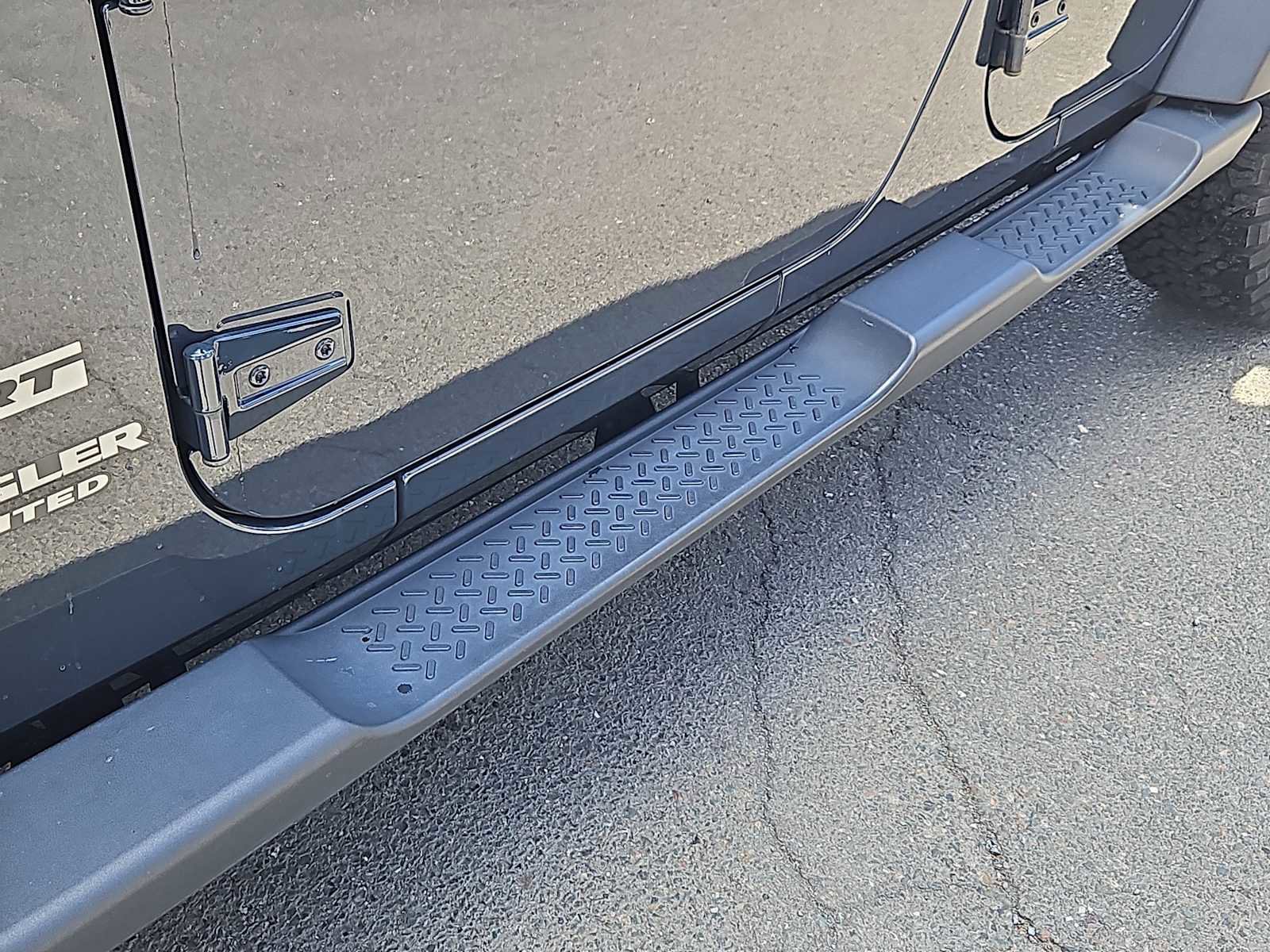 Used 2017 Jeep Wrangler Unlimited Sport w/ Quick Order Package 24S AWD/4WD image 18