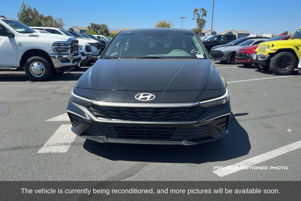Used 2024 Hyundai Elantra SEL FWD image 2