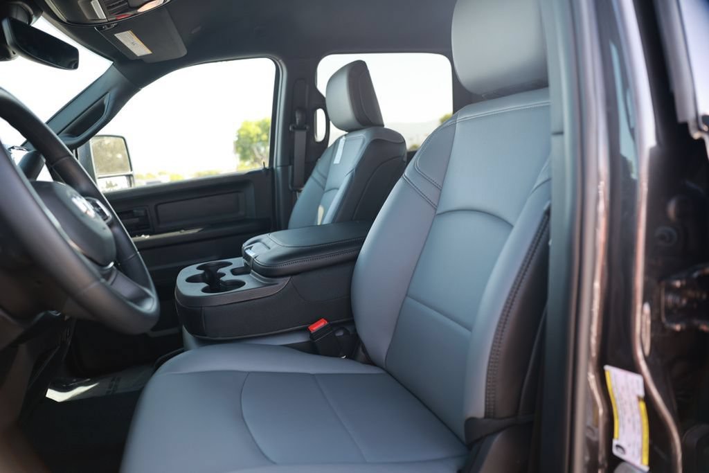 New 2026 RAM 3500 Tradesman AWD/4WD image 16