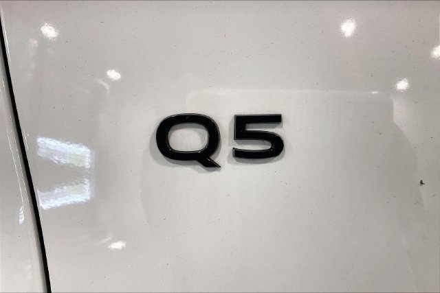 Used 2025 Audi Q5 Premium Plus w/ Premium Plus AWD/4WD image 8
