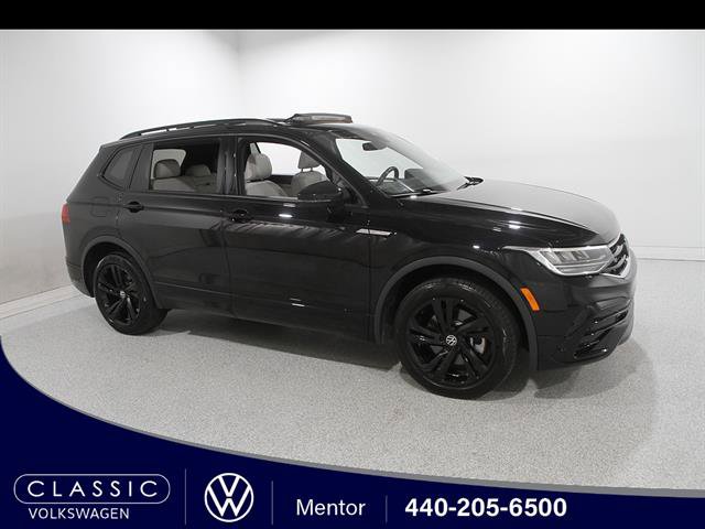 Certified 2024 Volkswagen Tiguan SE R-Line AWD/4WD image 1