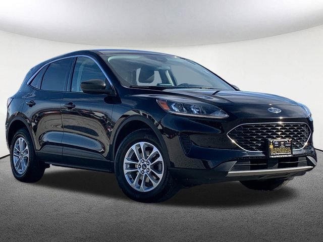 Used 2022 Ford Escape SE w/ Cold Weather Package image 2