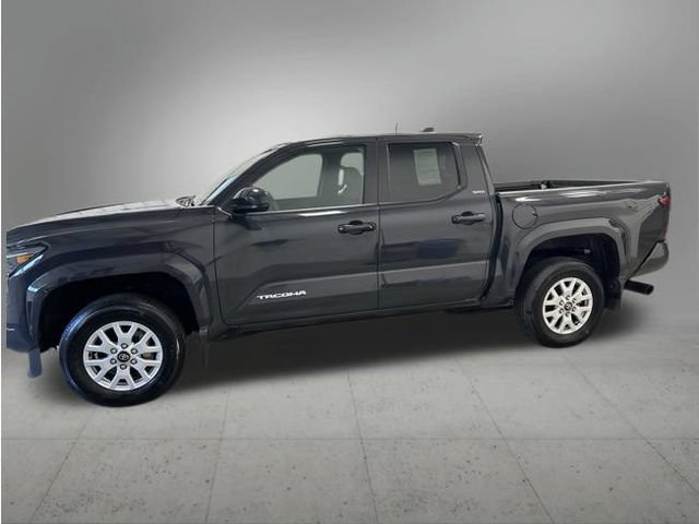 Used 2025 Toyota Tacoma SR5 AWD/4WD image 2