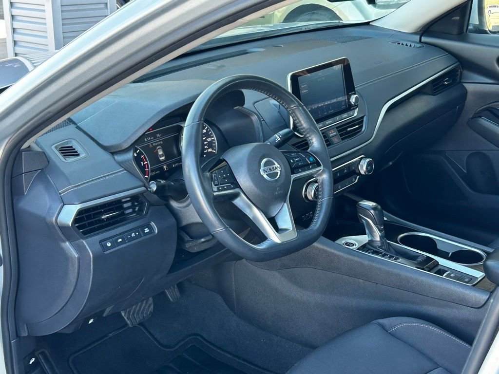 Used 2022 Nissan Altima 2.5 SV w/ SV Premium Package FWD image 12