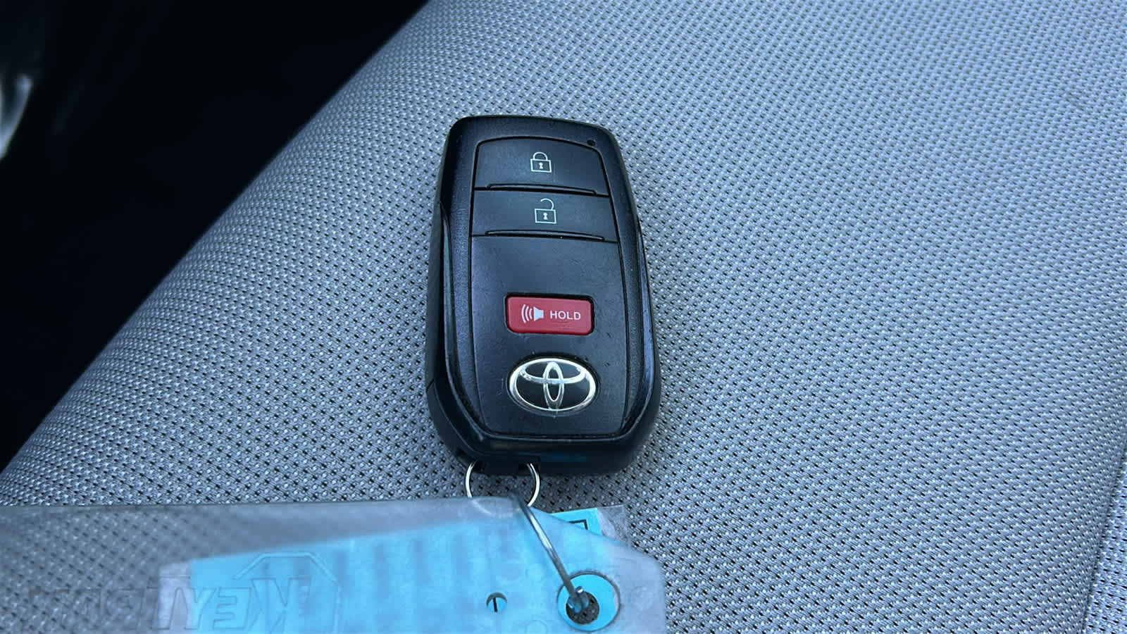 Used 2022 Toyota Corolla Cross LE AWD/4WD image 29
