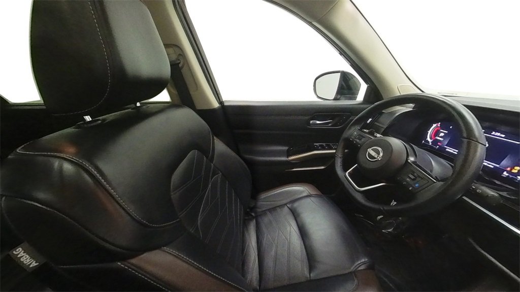 Certified 2022 Nissan Pathfinder Platinum w/ Cargo Package image 34