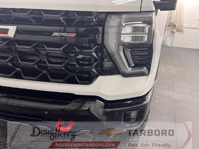 New 2026 Chevrolet Silverado 2500 ZR2 AWD/4WD image 13