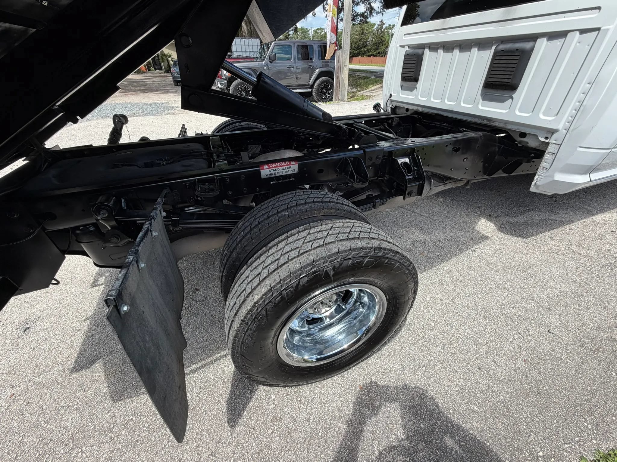 Used 2022 RAM 3500 Tradesman w/ Chrome Appearance Group AWD/4WD image 18