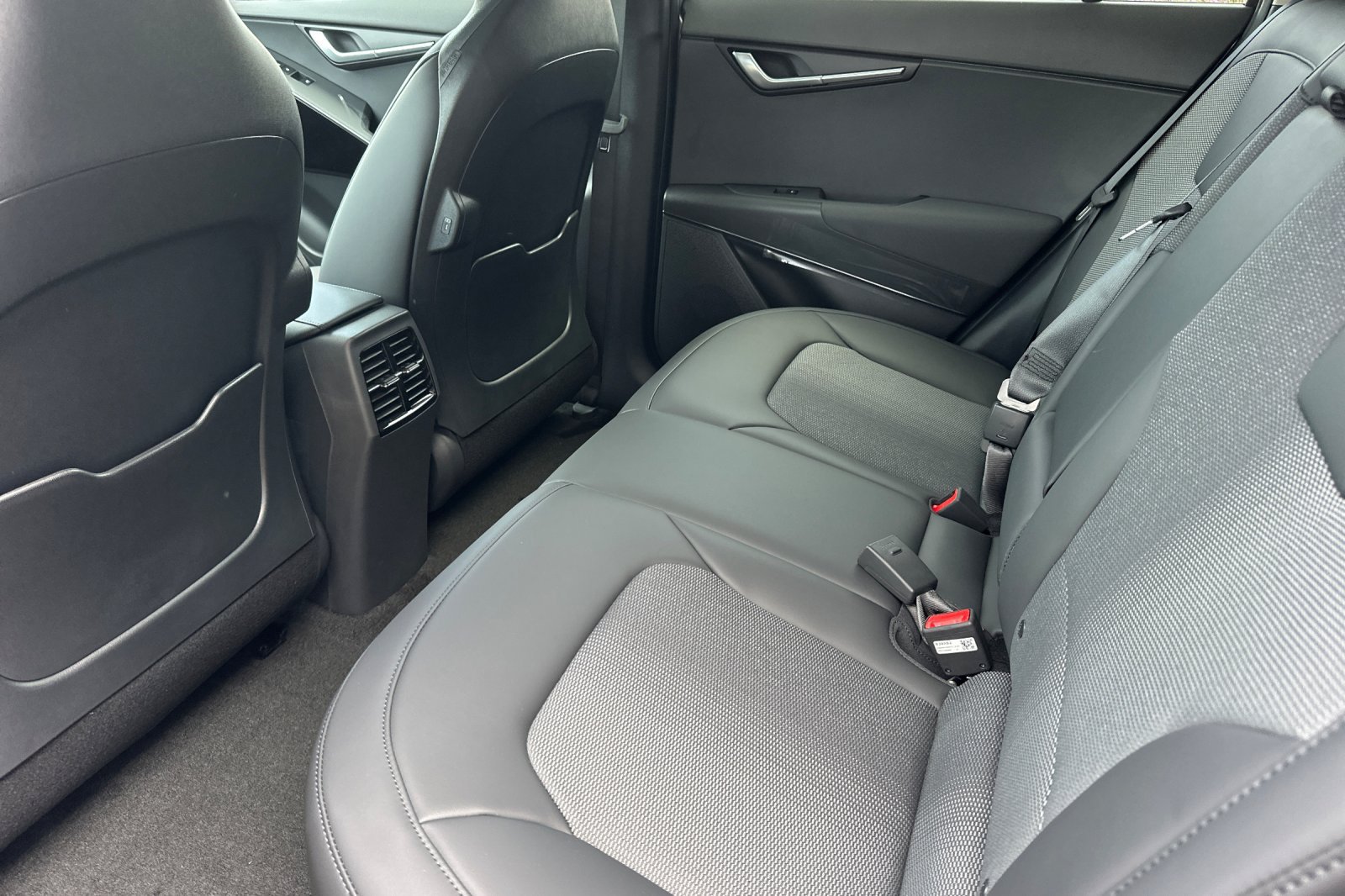 New 2026 Kia Niro Wind FWD image 12