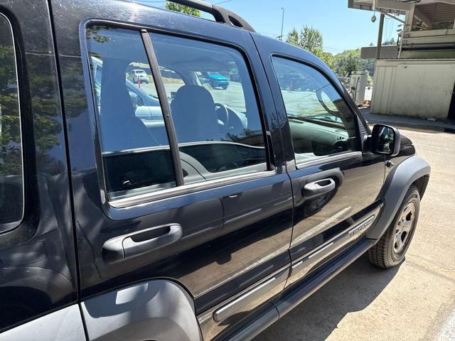 Used 2007 Jeep Liberty Sport AWD/4WD image 8