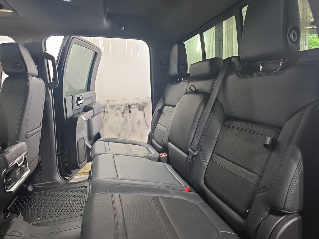 Used 2023 GMC Sierra 2500 Denali w/ Denali Black Diamond Edition AWD/4WD image 13