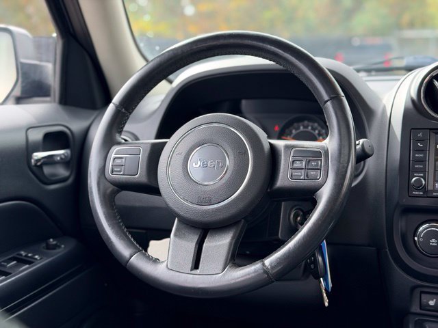 Used 2015 Jeep Patriot High Altitude AWD/4WD image 19
