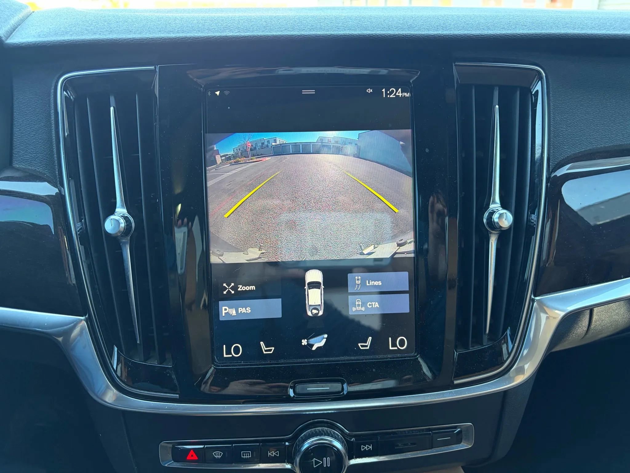 Used 2019 Volvo S90 T5 Momentum image 17