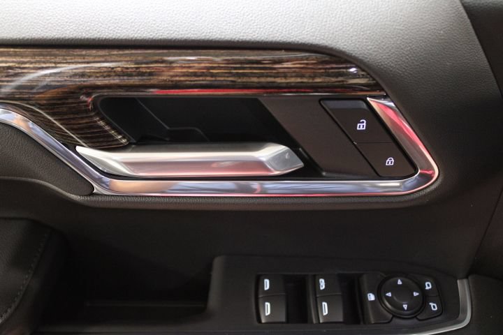 New 2026 GMC Sierra 1500 Elevation w/ Elevation Premium Package AWD/4WD image 18