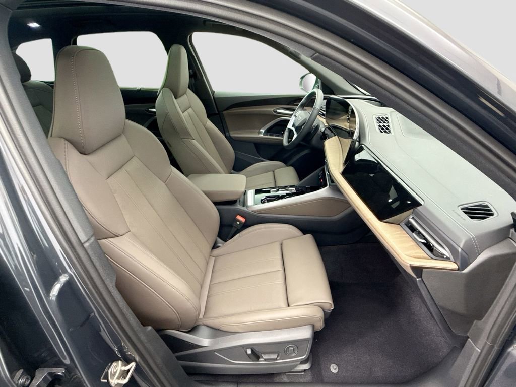 Used 2025 Audi Q5 Premium Plus w/ Premium Plus image 20