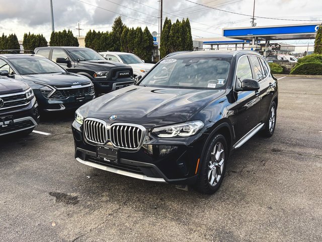 Used 2023 BMW X3 xDrive30i w/ Premium Essential Package image 3