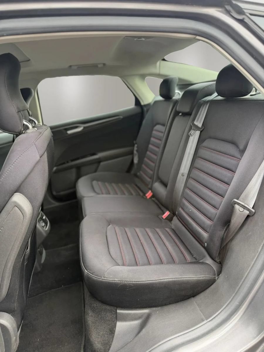 Used 2014 Ford Fusion SE w/ Equipment Group 201A FWD image 10