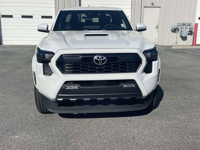 Used 2025 Toyota Tacoma TRD Sport RWD image 2
