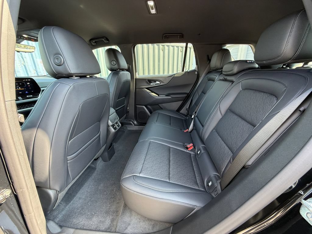 New 2027 Chevrolet Equinox LT w/ Convenience Package II FWD image 23