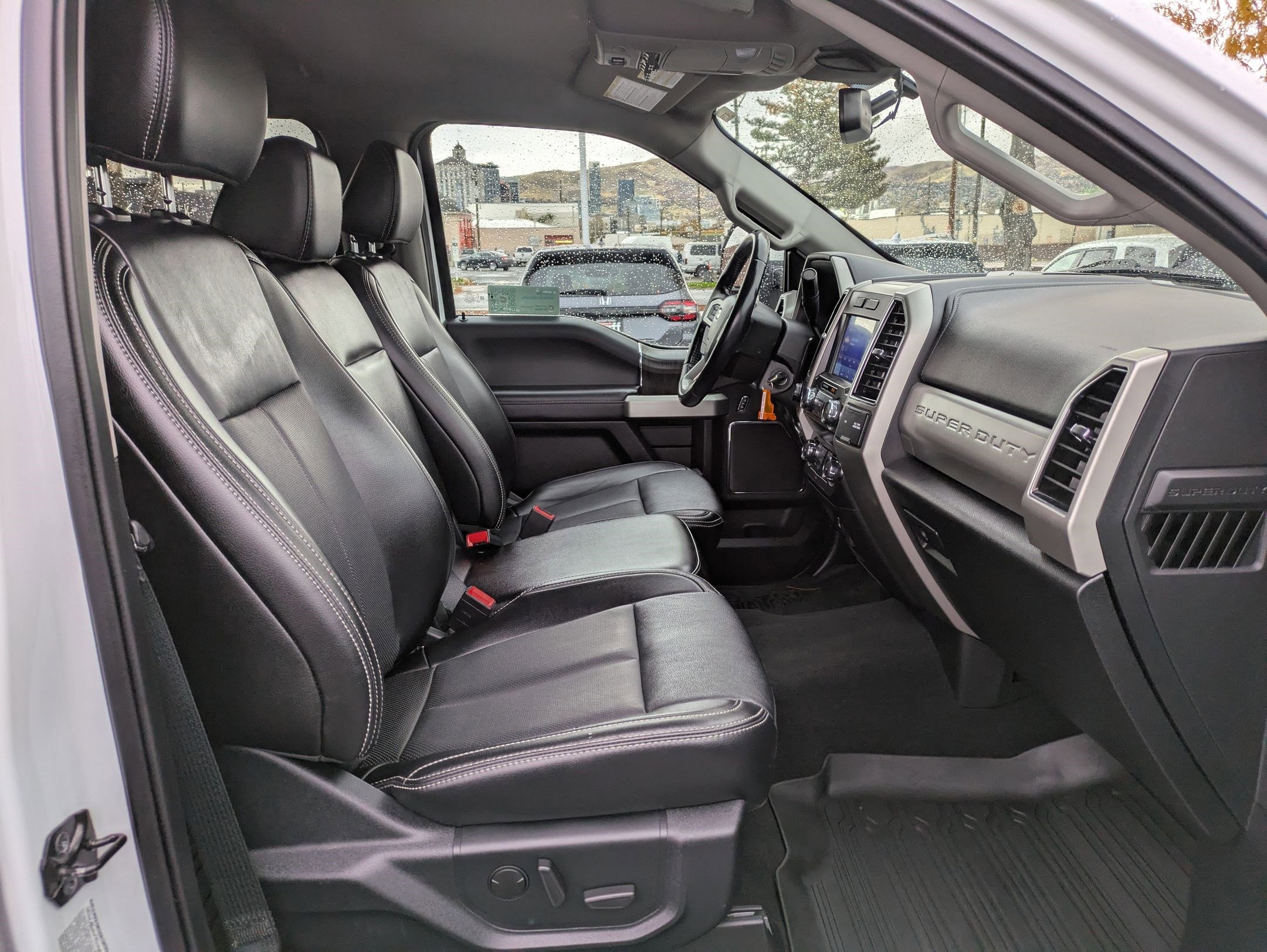 Used 2021 Ford F350 Lariat w/ Snow Plow/Camper Package image 31