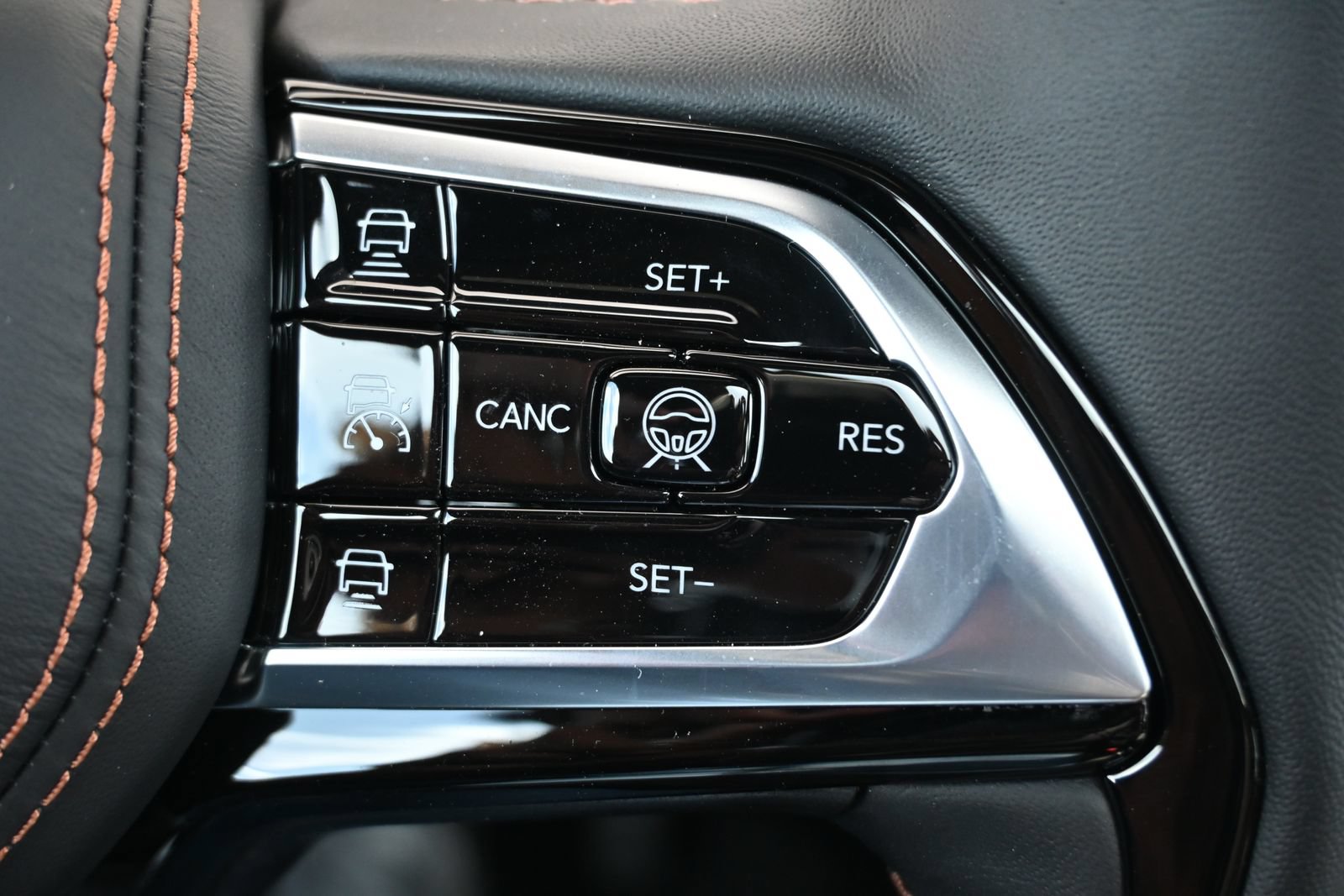 New 2026 Jeep Grand Cherokee L Summit AWD/4WD image 18