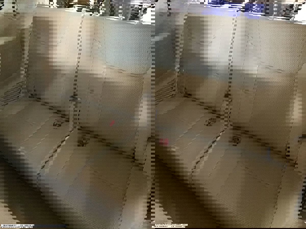 Used 2021 Lexus LX 570 4WD w/ Luxury Package image 14