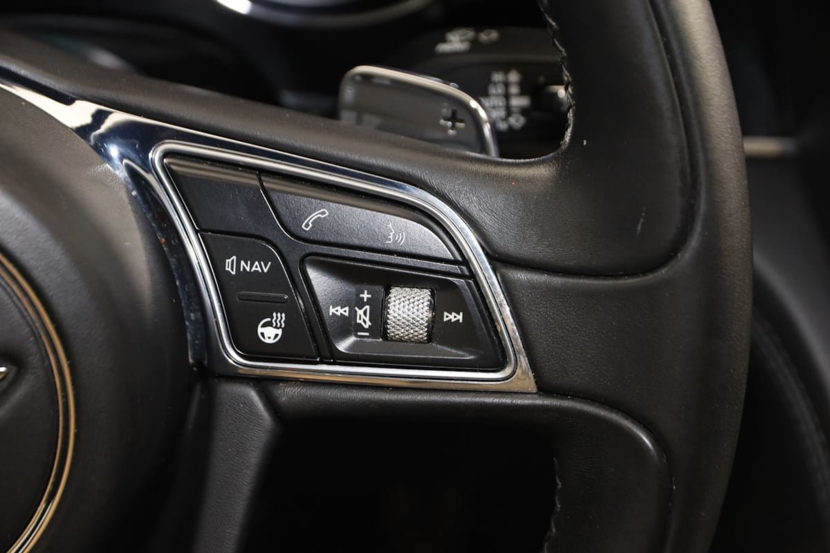 Used 2018 Bentley Bentayga AWD/4WD image 48