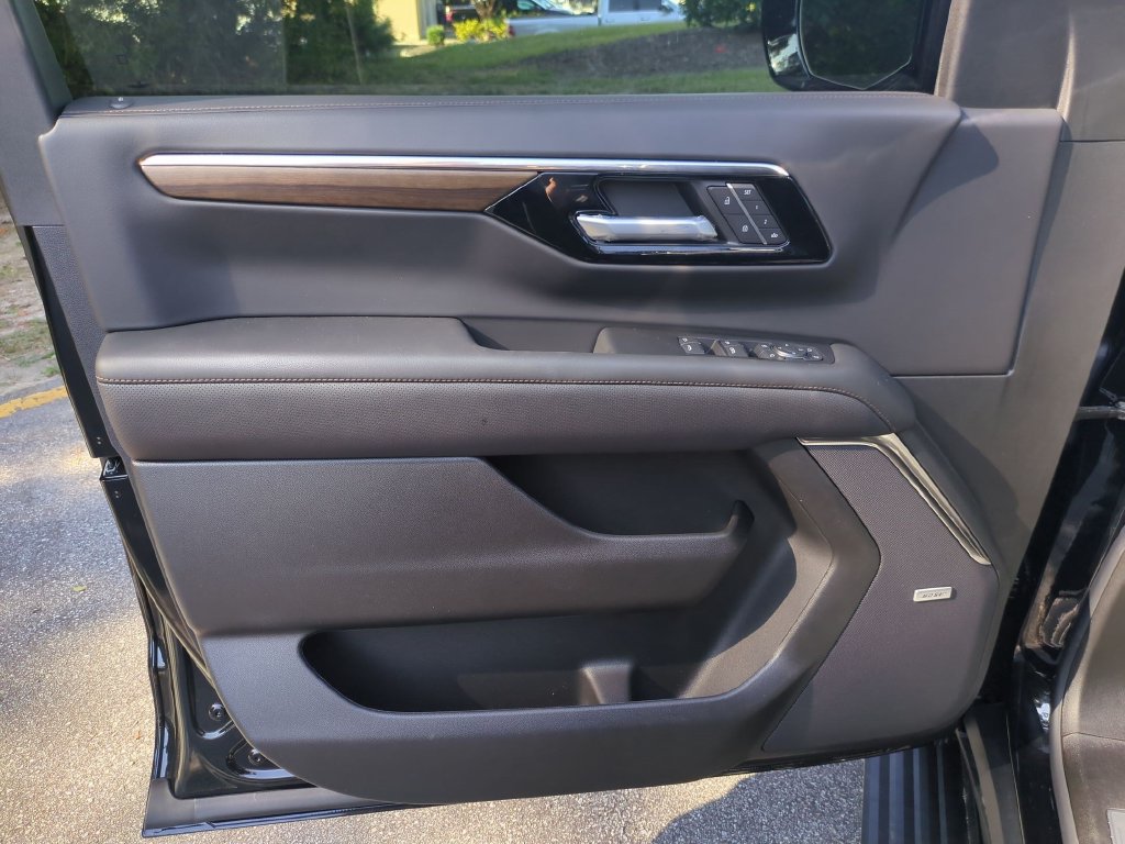 New 2026 Chevrolet Tahoe High Country AWD/4WD image 12
