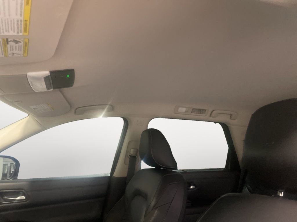 Used 2023 Nissan Pathfinder SL w/ Lighting Package (N92) image 17