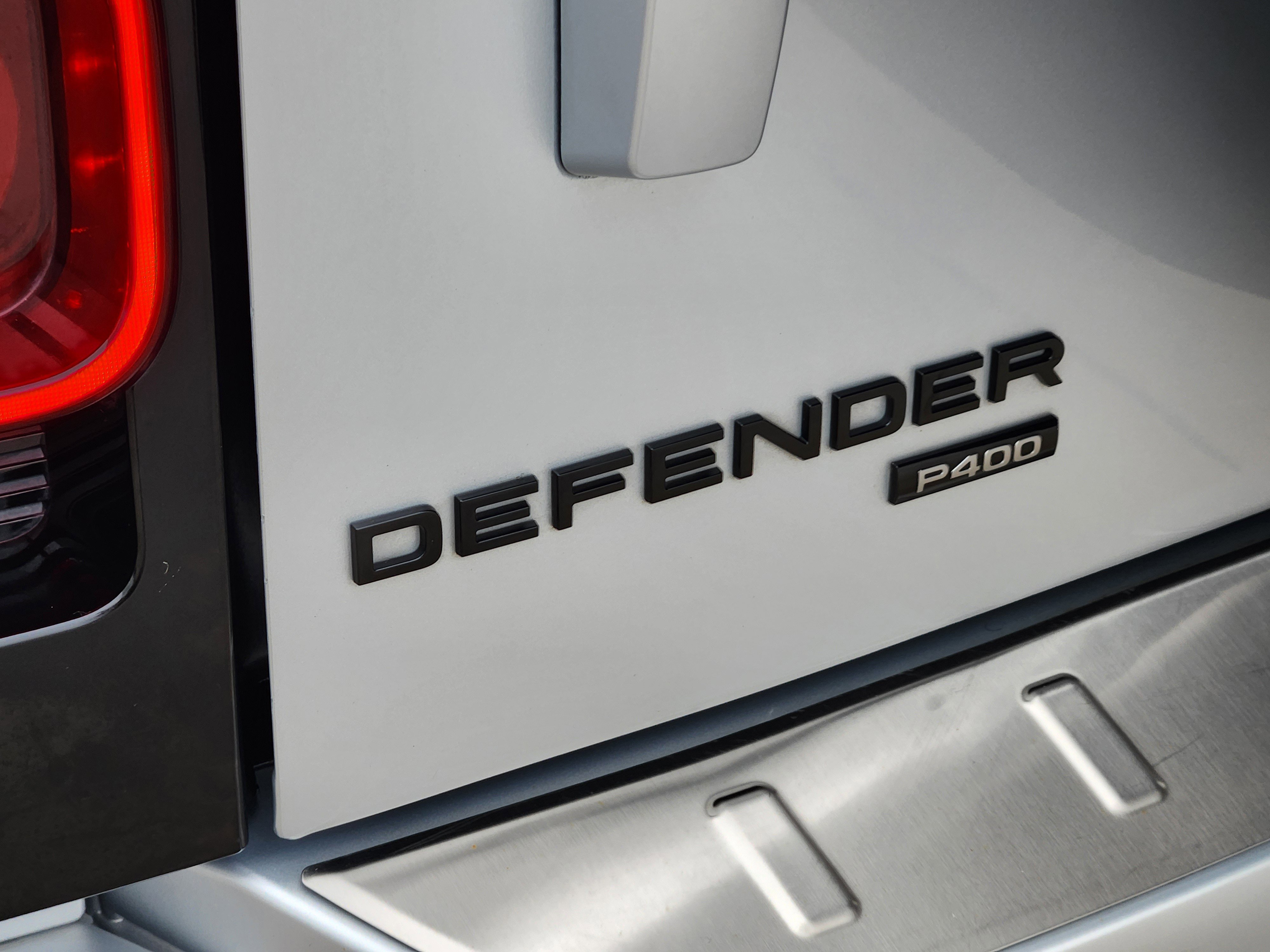 Used 2021 Land Rover Defender 110 SE image 10