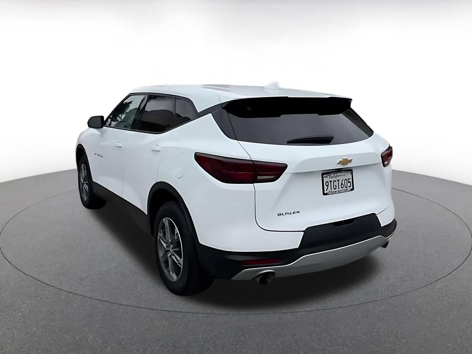 Used 2025 Chevrolet Blazer LT FWD image 11