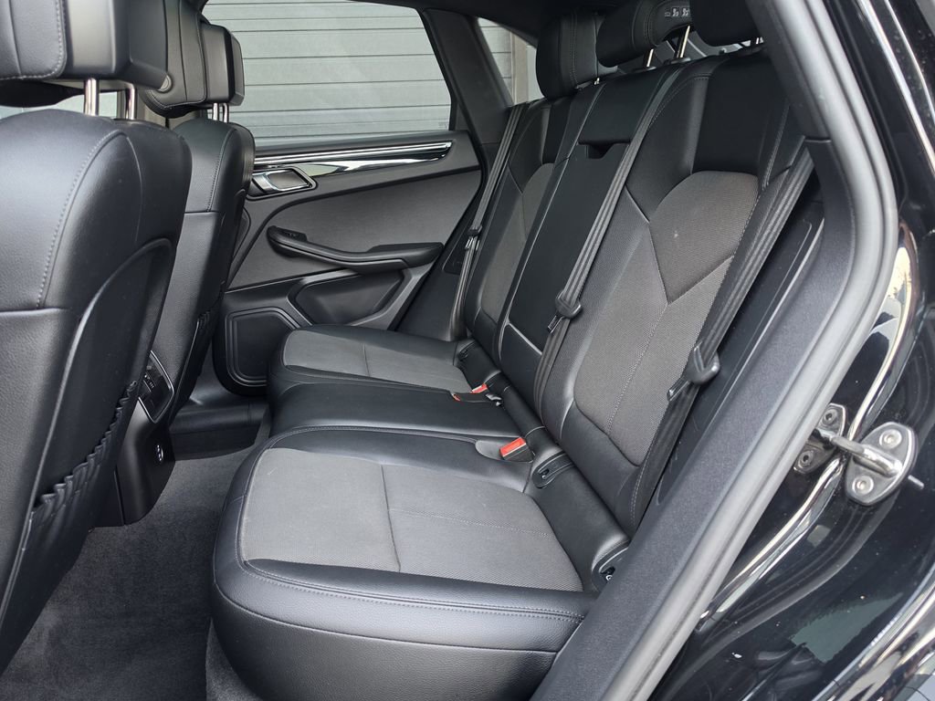 Certified 2023 Porsche Macan image 20