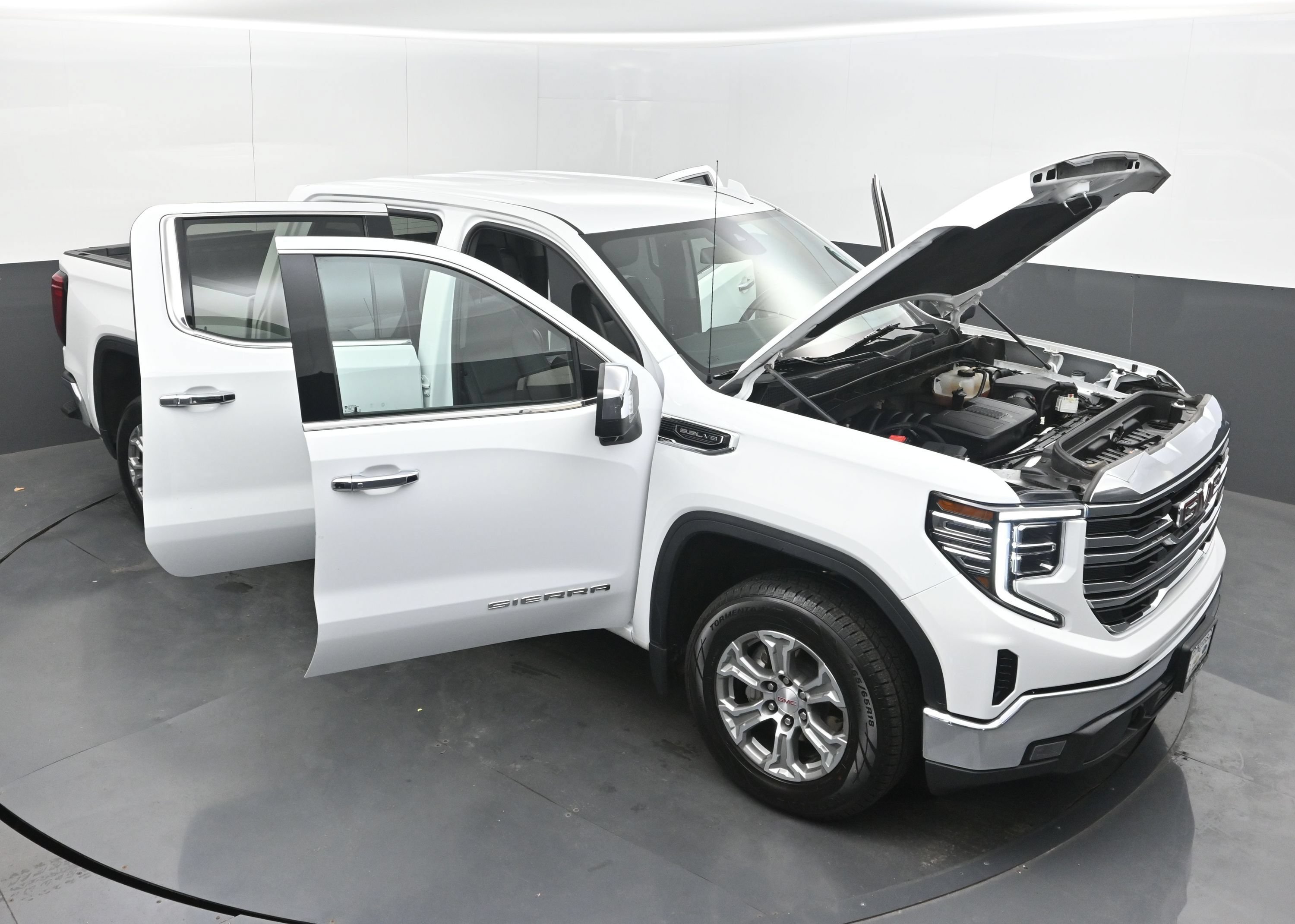 Used 2025 GMC Sierra 1500 SLT RWD image 38