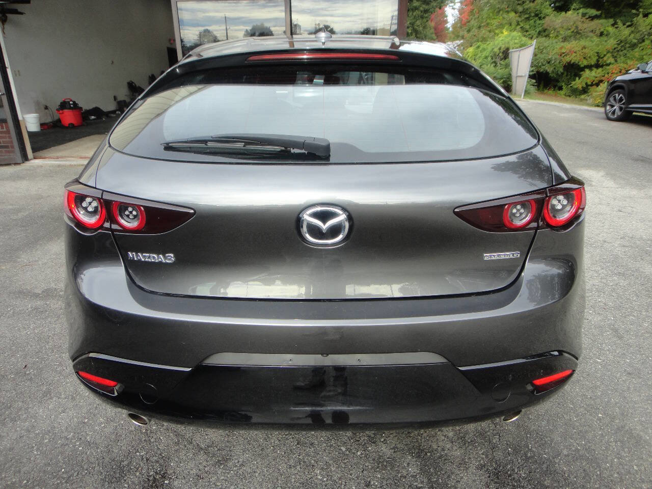 Used 2020 MAZDA MAZDA3 Hatchback w/ Preferred Package image 5
