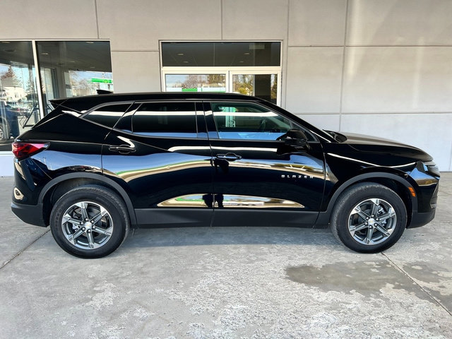 Used 2025 Chevrolet Blazer LT image 5