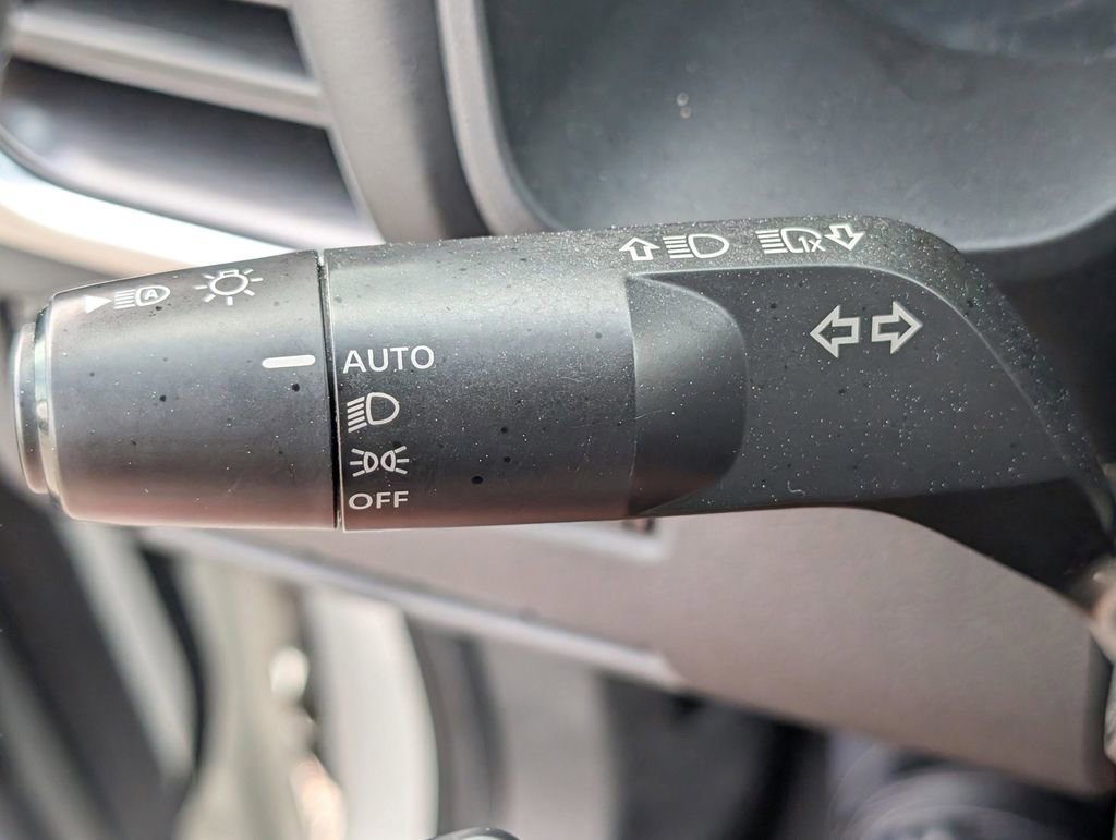 Used 2023 Nissan Rogue SV FWD image 26