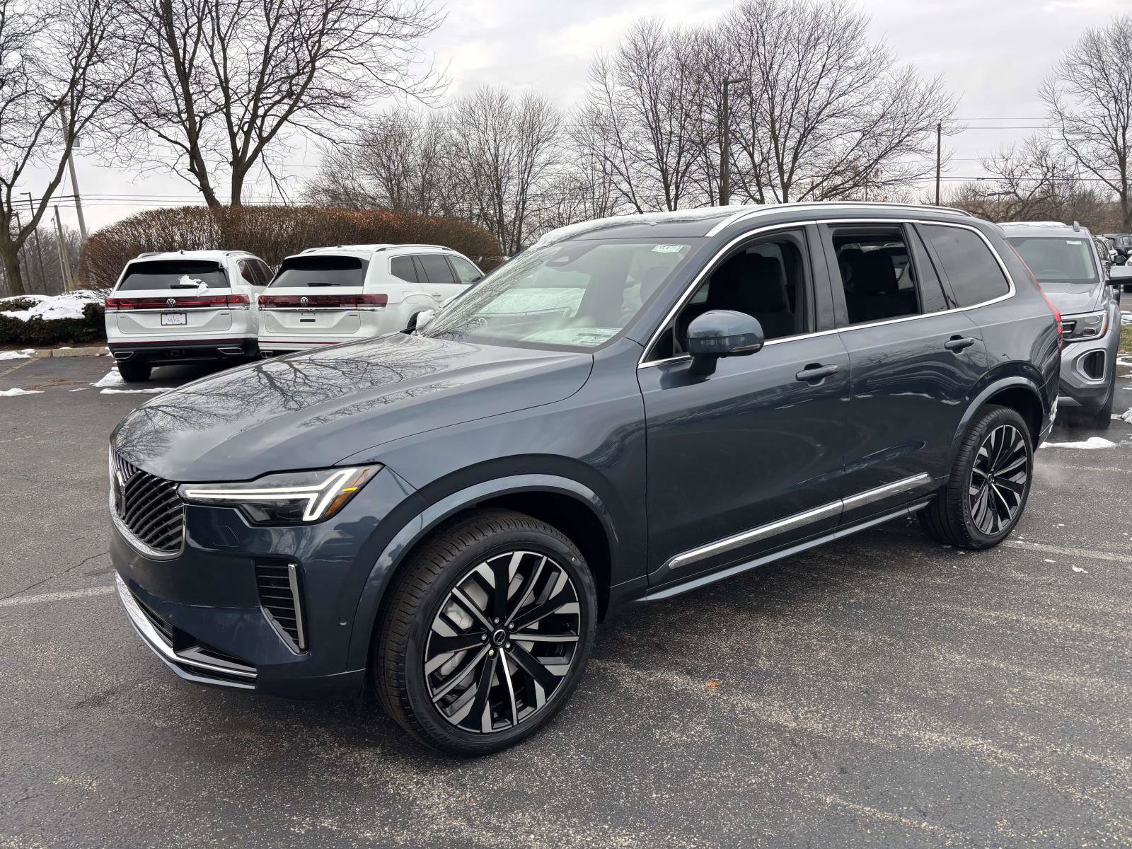 Certified 2026 Volvo XC90 B6 Plus w/ Protection Package Premier AWD/4WD image 3