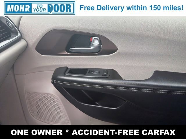 Used 2022 Chrysler Voyager LX FWD image 25