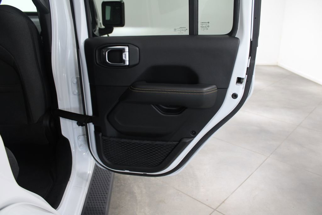 Used 2024 Jeep Wrangler Sahara image 35