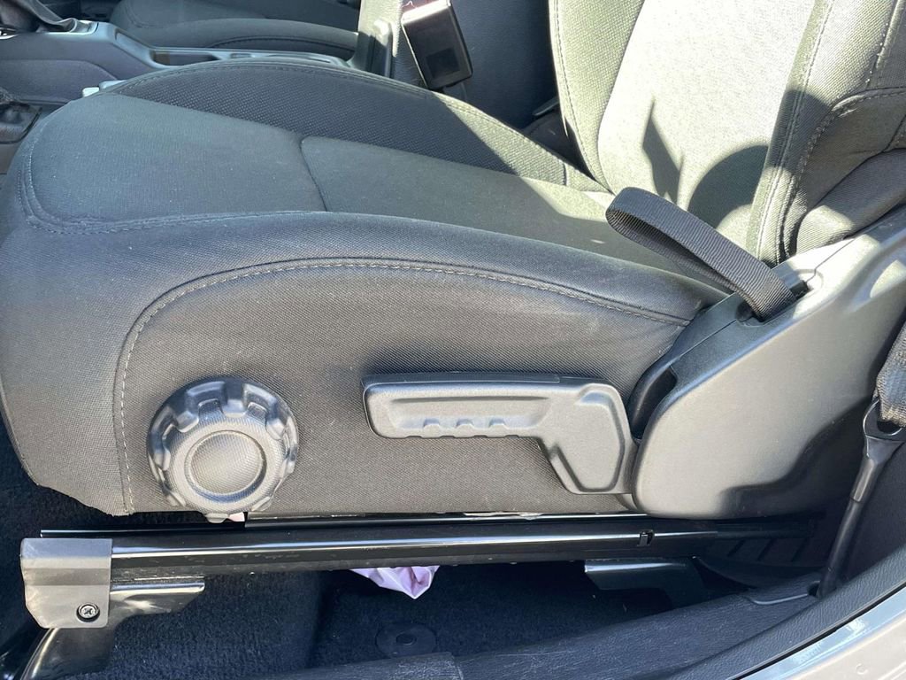 Used 2021 Jeep Wrangler Sport S image 5