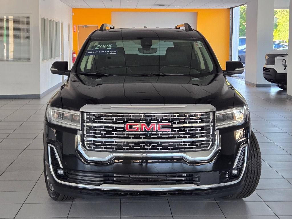 Certified 2023 GMC Acadia Denali w/ Denali Ultimate Package AWD/4WD image 3