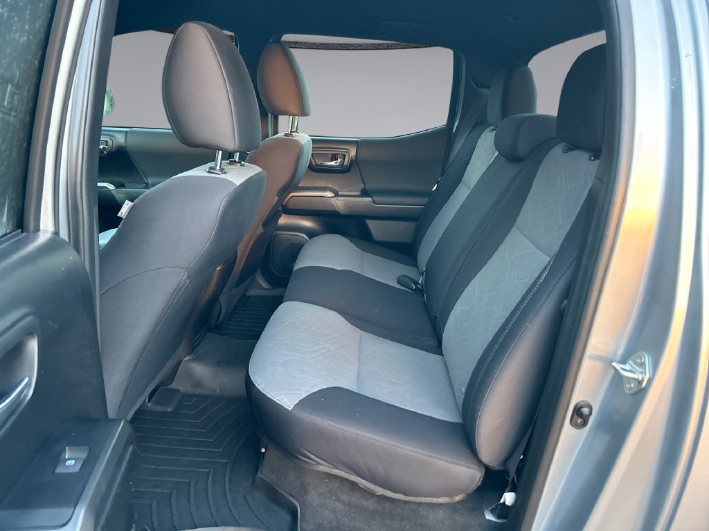 Used 2022 Toyota Tacoma TRD Sport w/ Technology Package RWD image 29