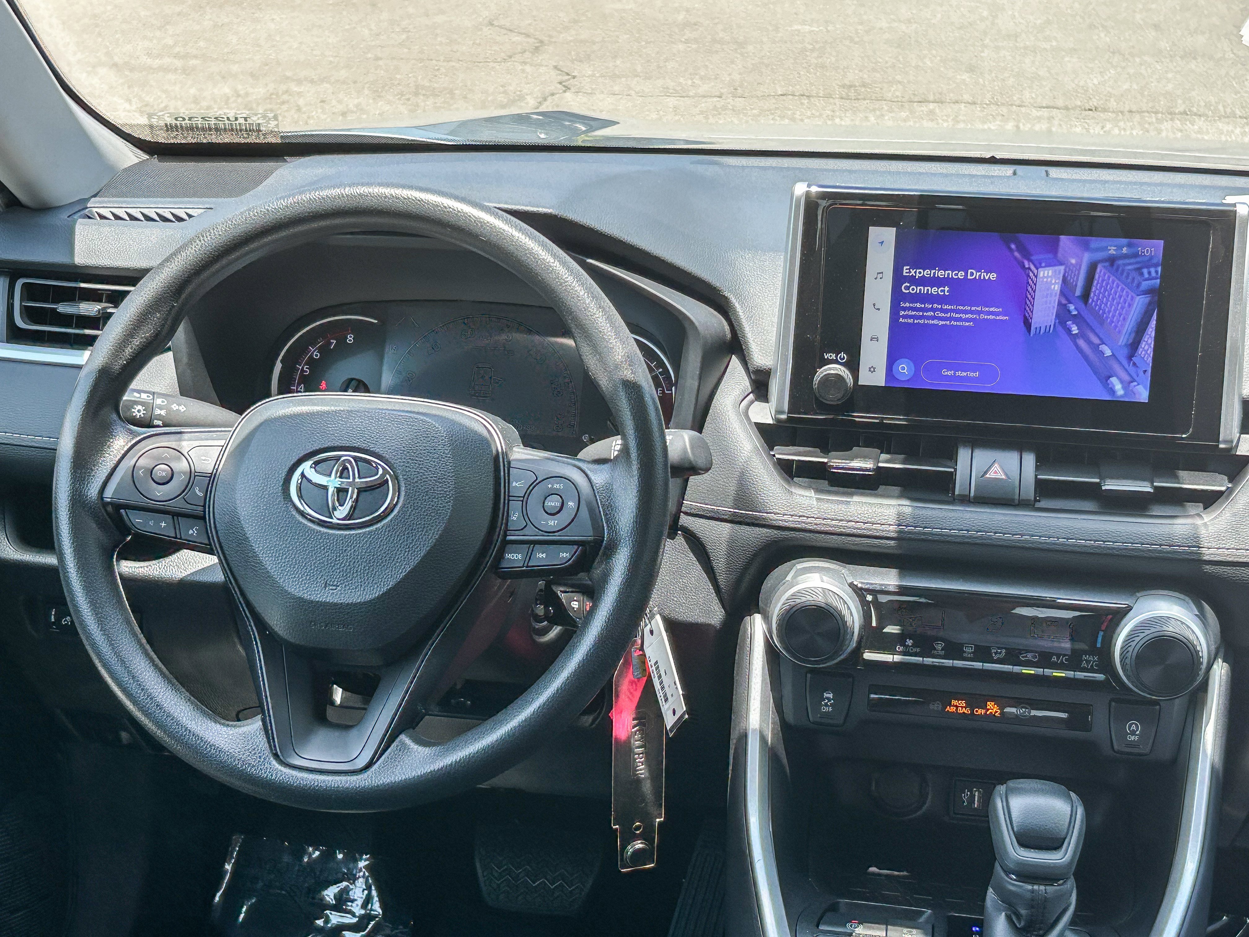Used 2023 Toyota RAV4 LE AWD/4WD image 12