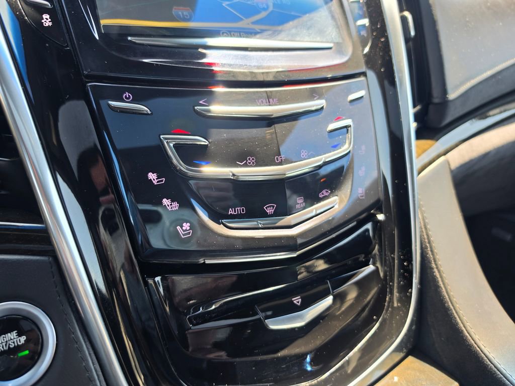 Used 2019 Cadillac Escalade Platinum AWD/4WD image 26