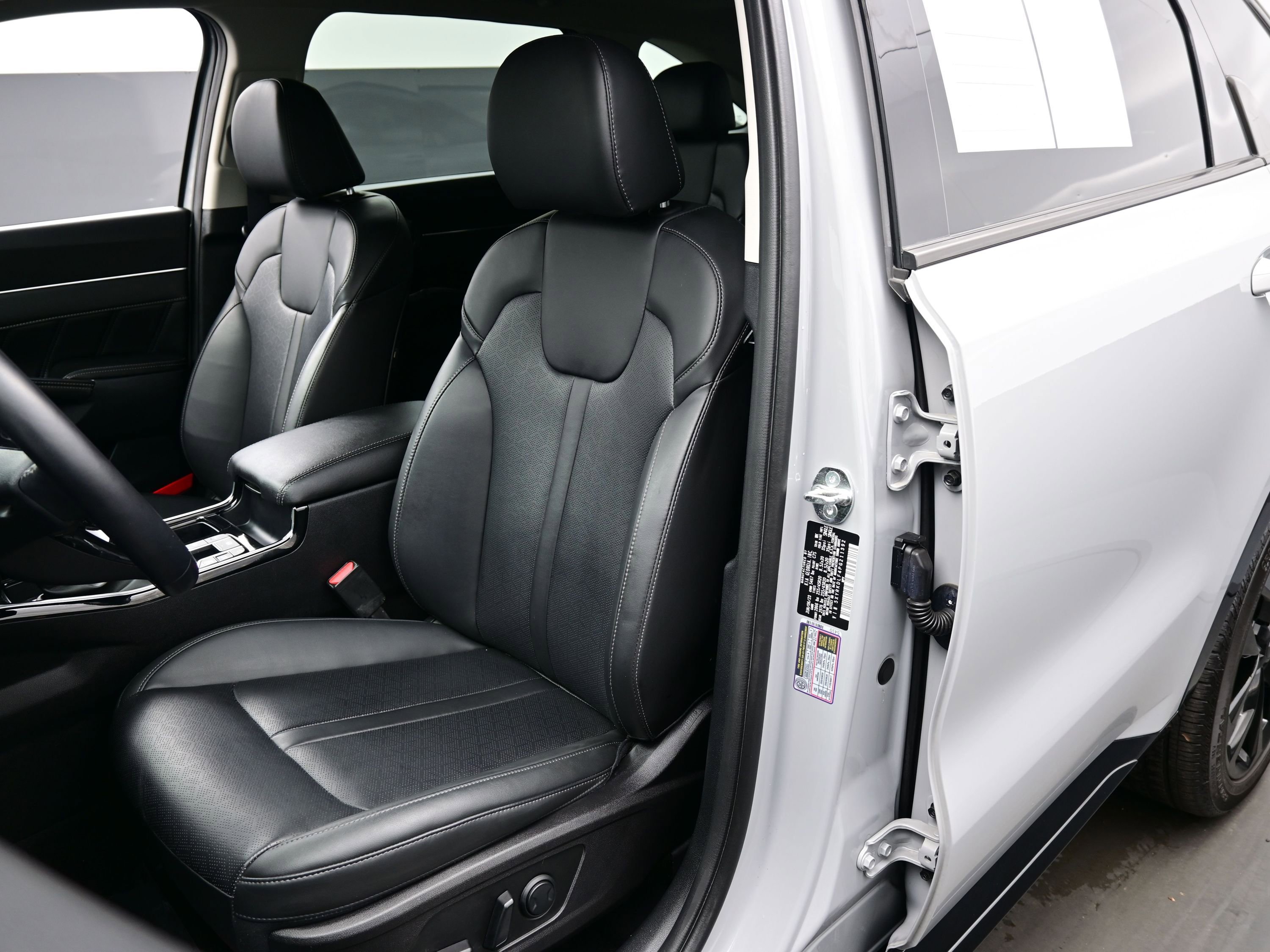 Used 2023 Kia Sorento SX image 13