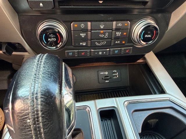Used 2015 Ford F150 Lariat w/ Equipment Group 502A Luxury AWD/4WD image 24