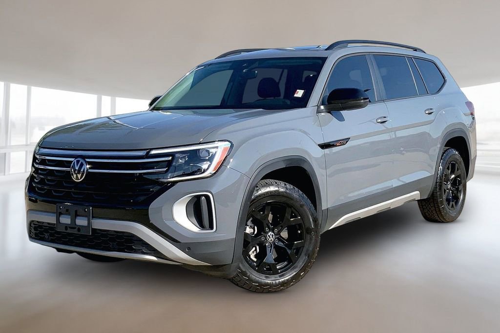 Certified 2025 Volkswagen Atlas Peak Edition SE AWD/4WD image 1